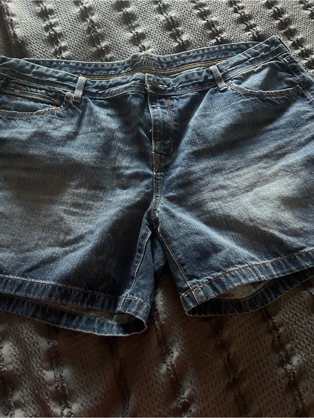 Old Navy Denim ‘Flirt’ Shors